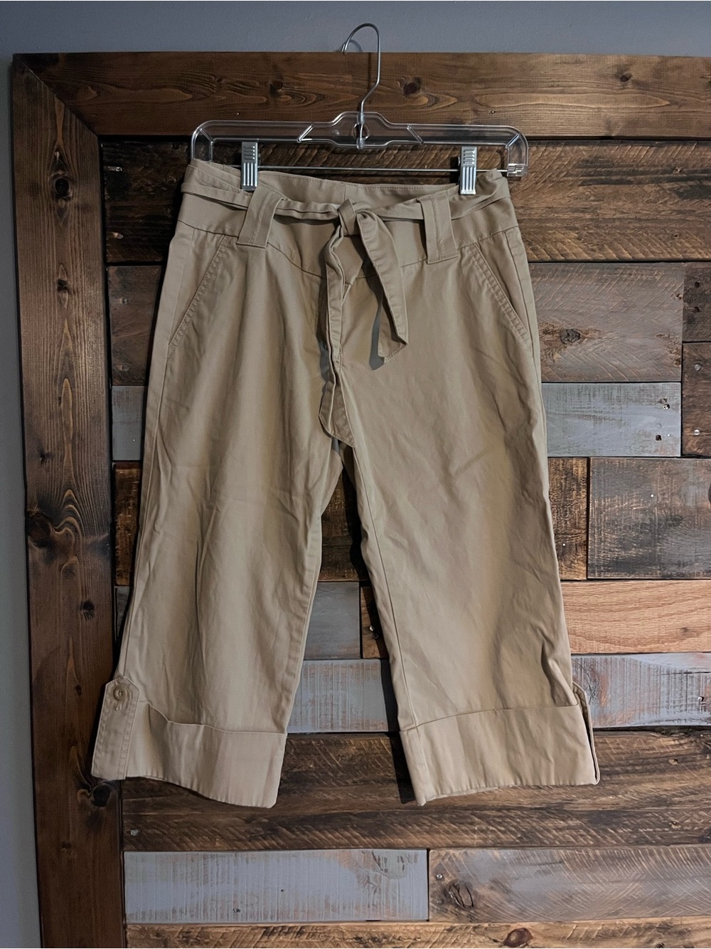 Express Women's Khaki Tie-Waist Capri Pants sz 0